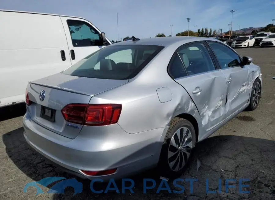 3VW637AJ7EM334562# 3