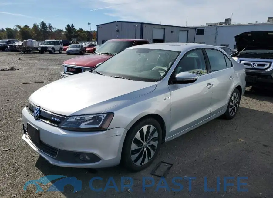 3VW637AJ7EM334562# 1