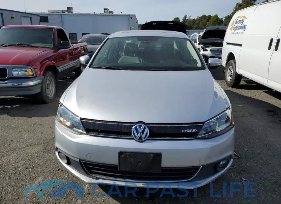 3VW637AJ7EM334562# 5
