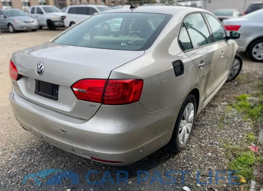 3VWD17AJ9EM246805# 4
