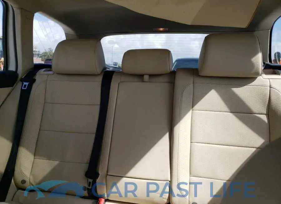 3VWPX7AJ6EM606348# 10