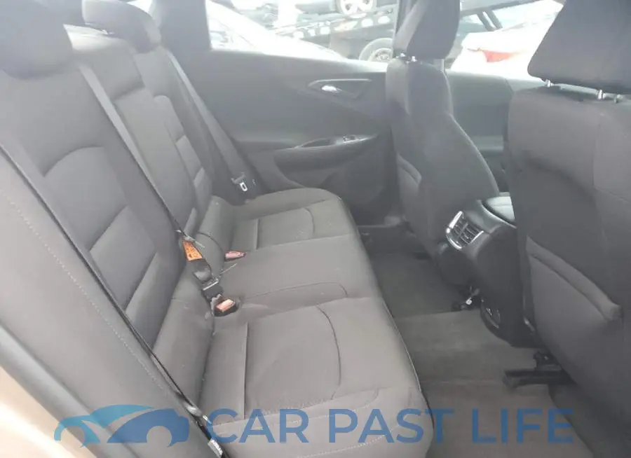 1G1ZD5ST1JF163165# 10