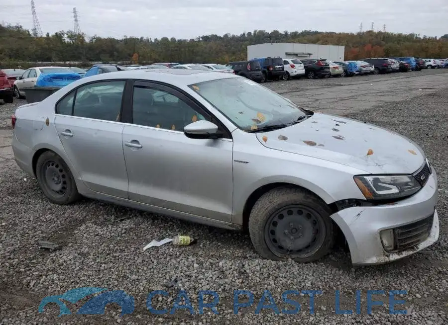3VW5T7AJXEM324569# 4