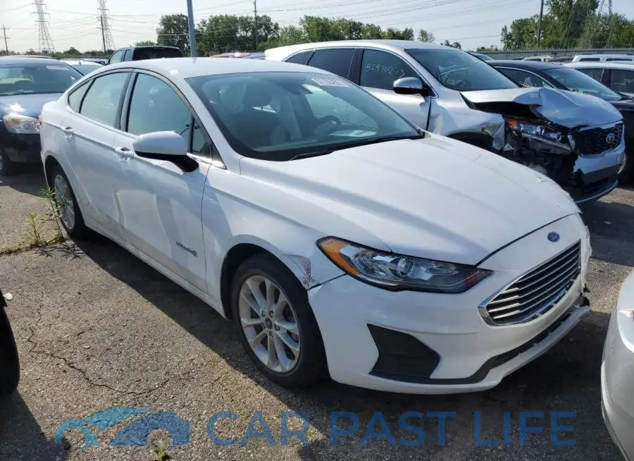 3FA6P0LUXKR196431# 4
