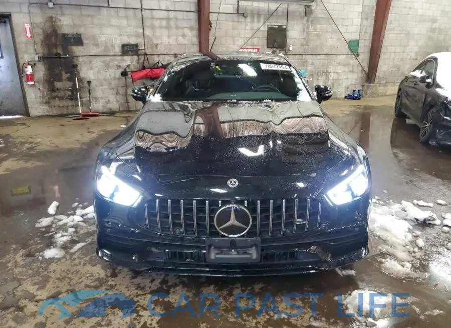 W1K7X6BB6NA053773# 5