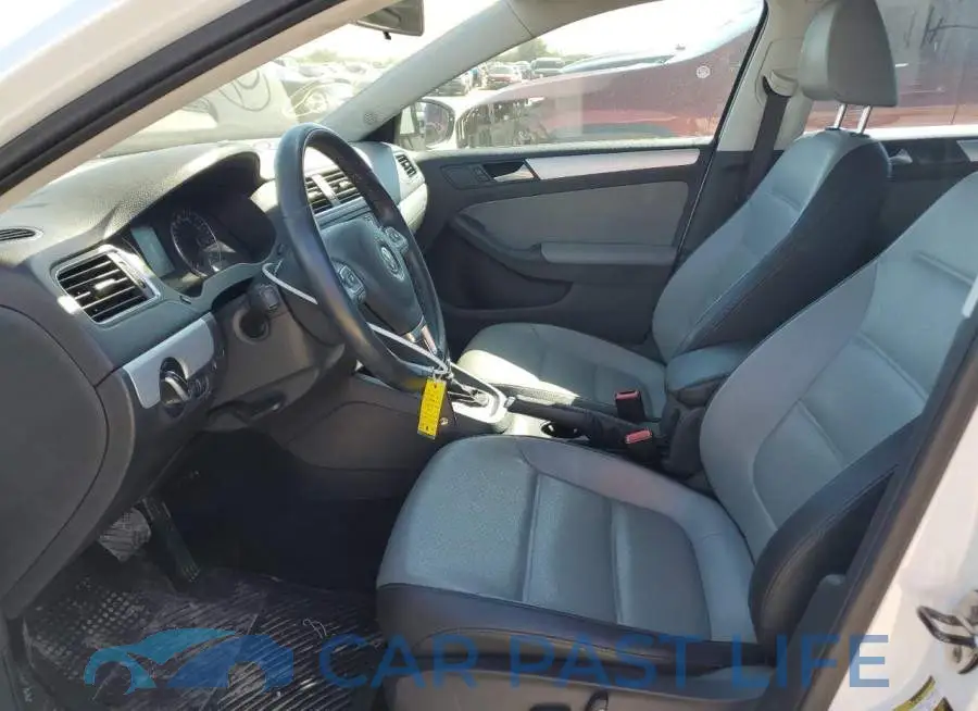 3VW637AJ8EM209103# 7