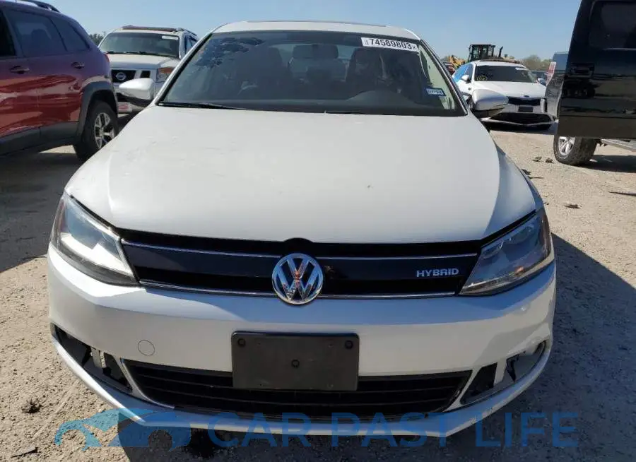 3VW637AJ8EM209103# 5