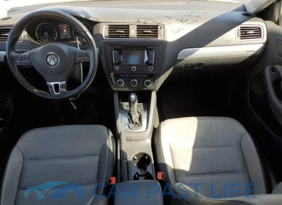3VW637AJ8EM209103# 8