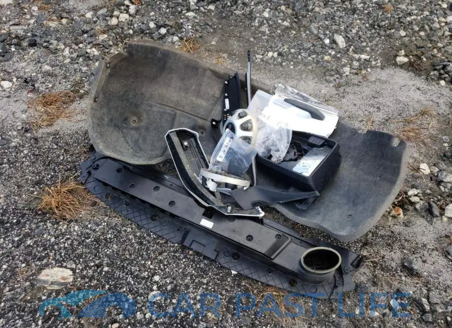 1GT49LE7XPF170355# 12