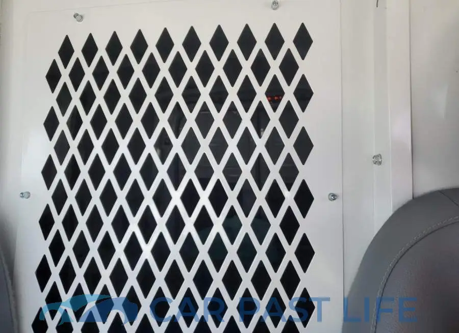 1FTYE1ZM9HKA33675# 10