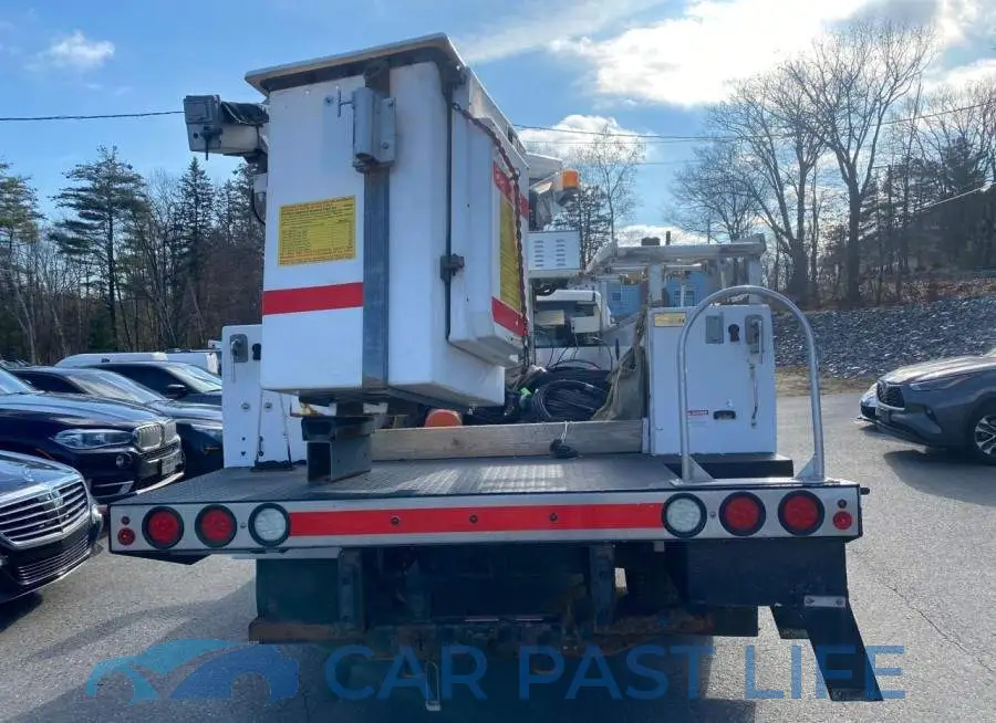 3C7WRKAJ1EG303393# 6
