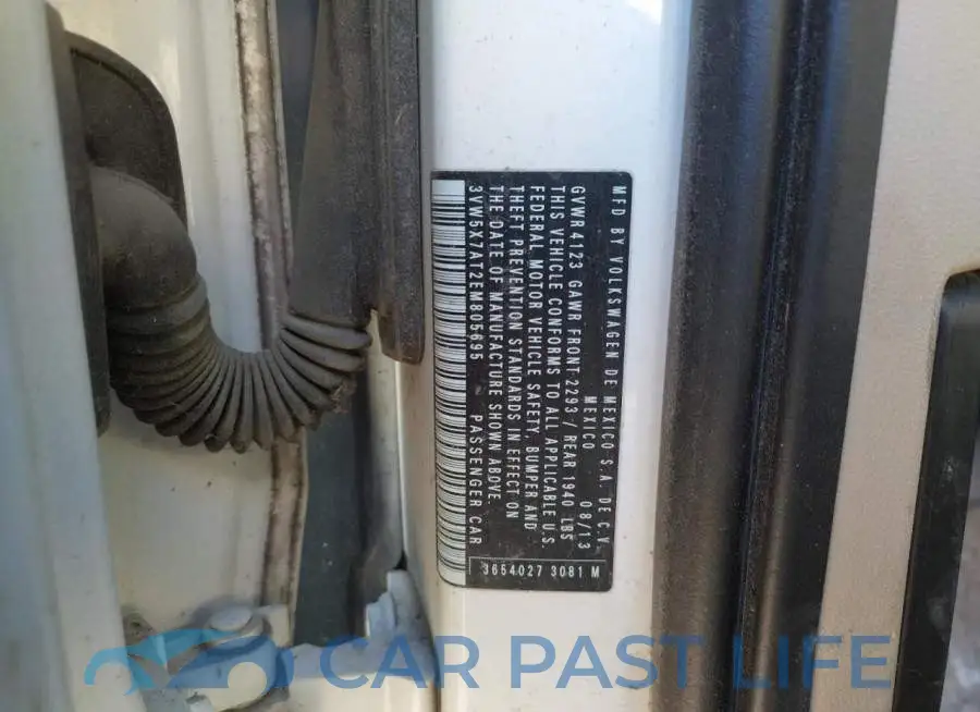 3VW5X7AT2EM805695# 12