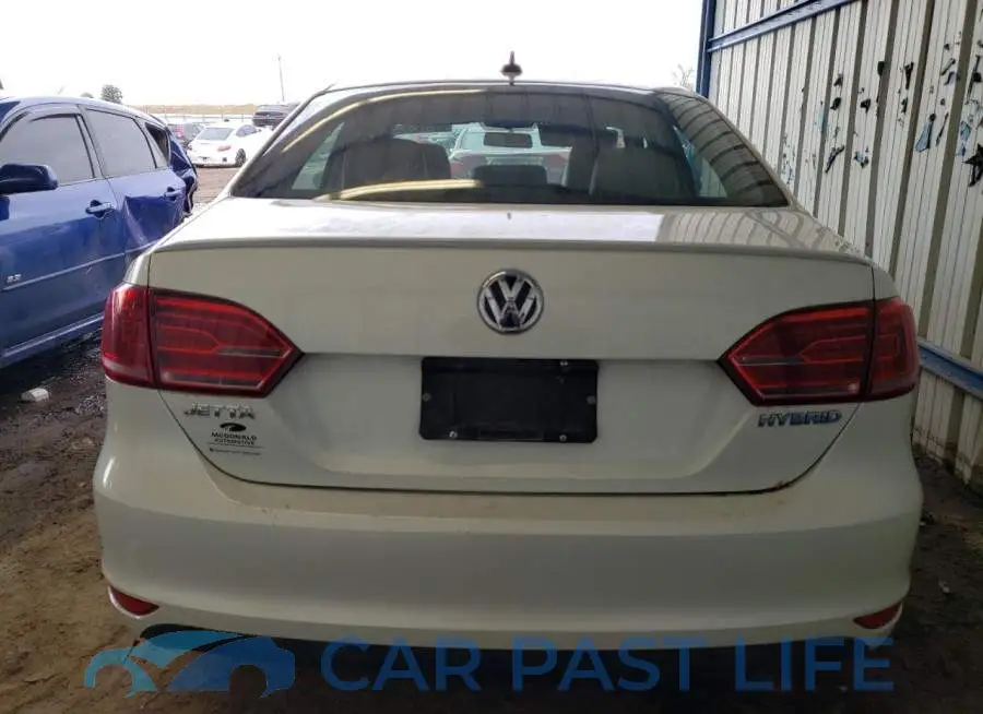 3VW637AJ4EM228893# 6