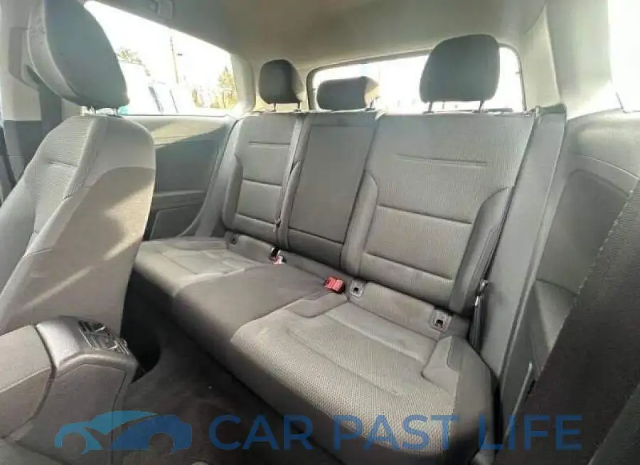3VW817AU3FM011586# 6