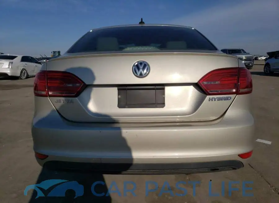 3VW637AJ4EM215125# 6