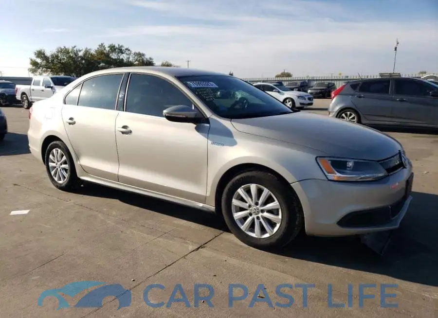 3VW637AJ4EM215125# 4