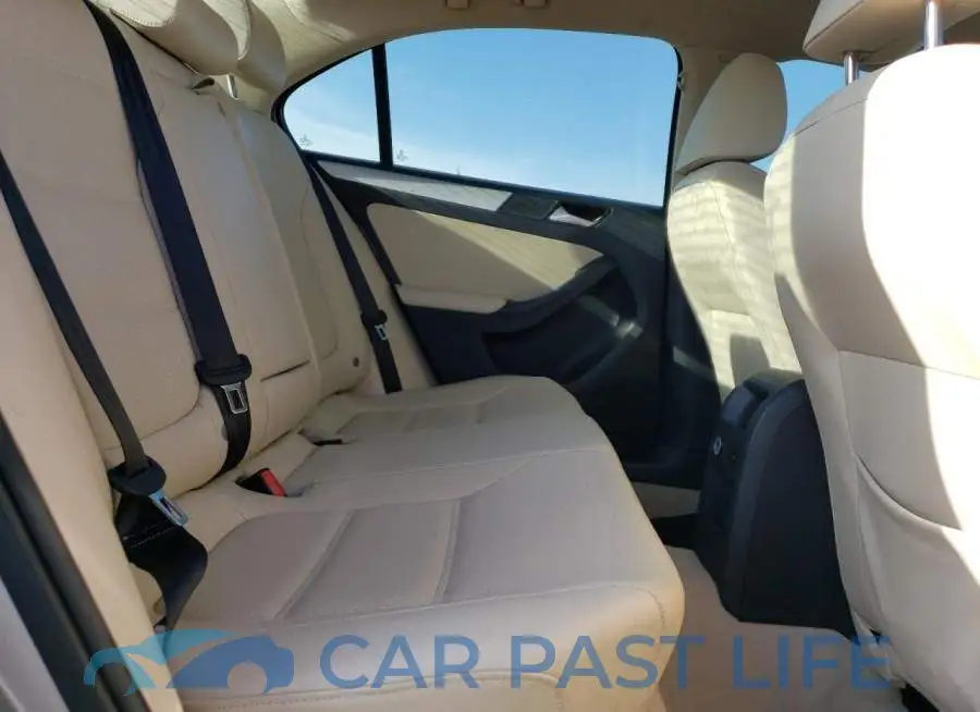 3VW637AJ4EM215125# 10