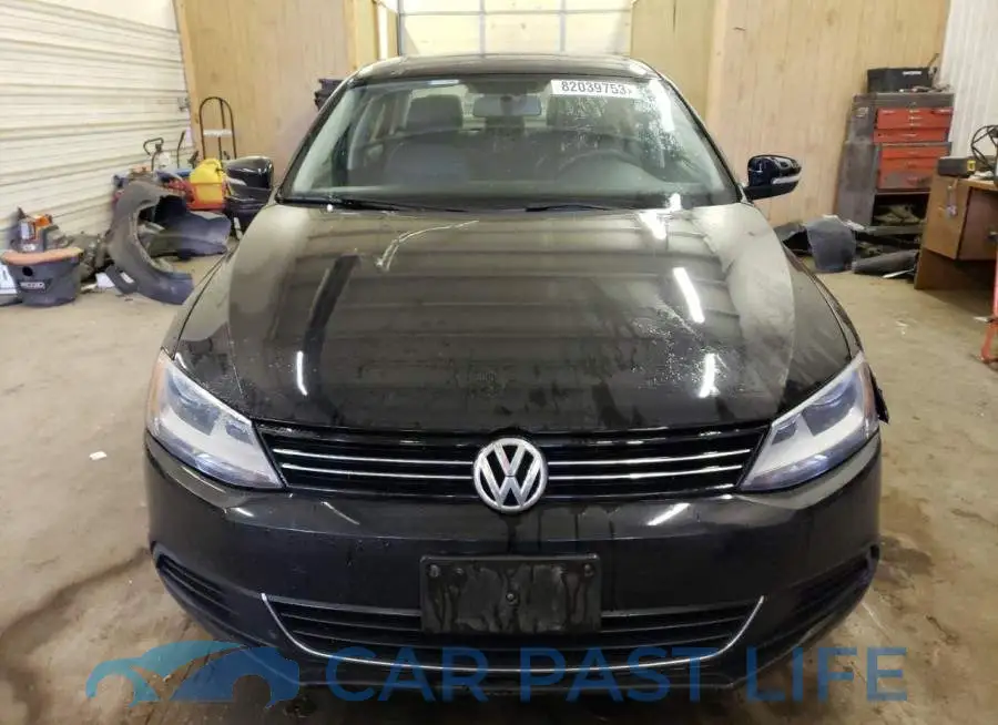 3VWD17AJ5EM327607# 5
