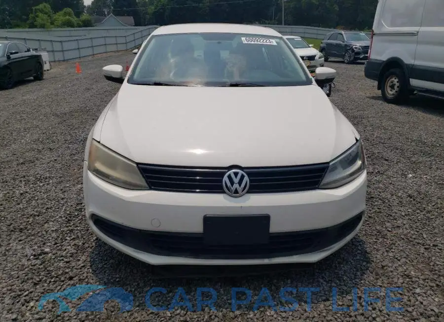 3VWD17AJ7EM365842# 5