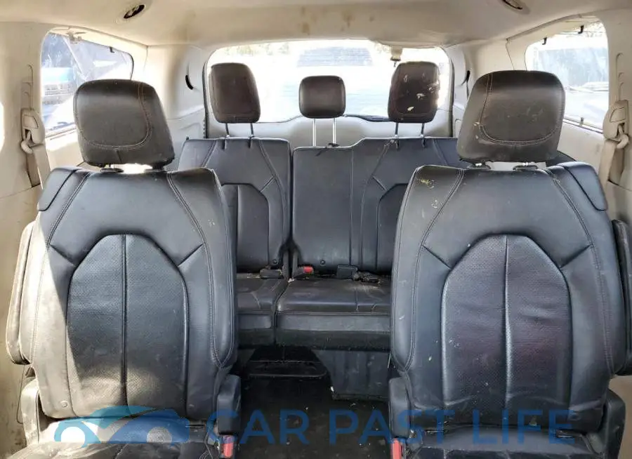 2C4RC1BG8JR115693# 10