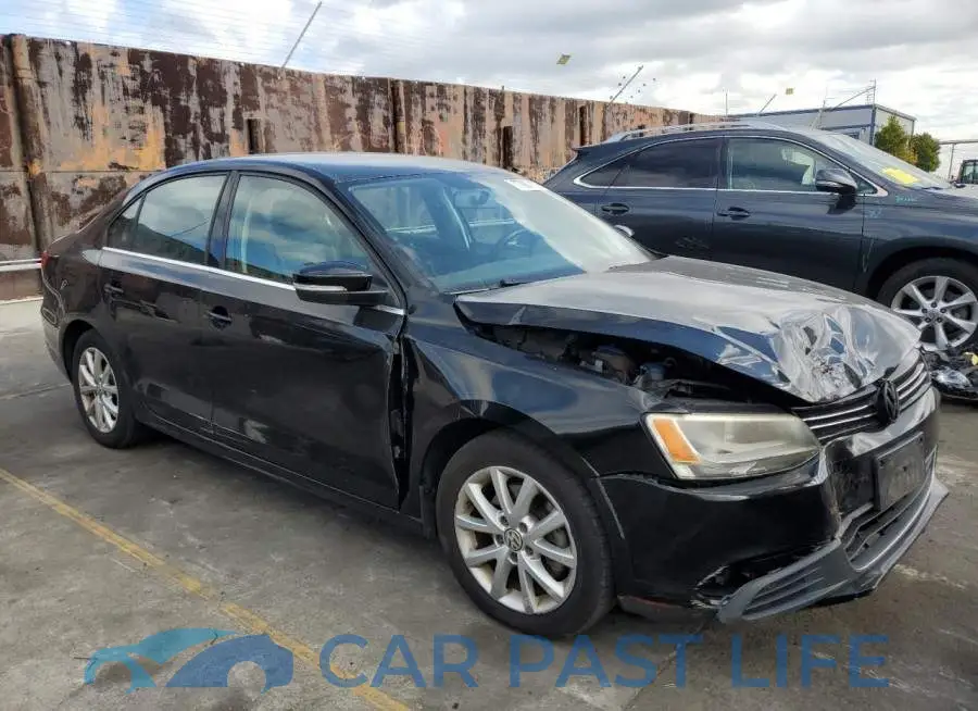 3VWD17AJ5EM325372# 4