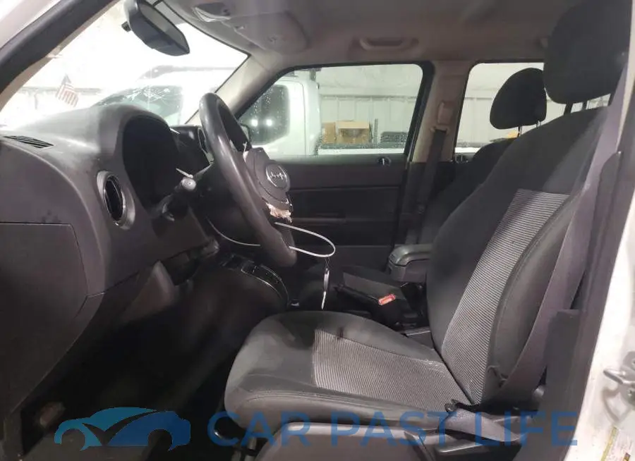 1C4NJPBB8GD602660# 7