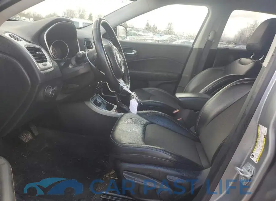 3C4NJDBB2JT284082# 7