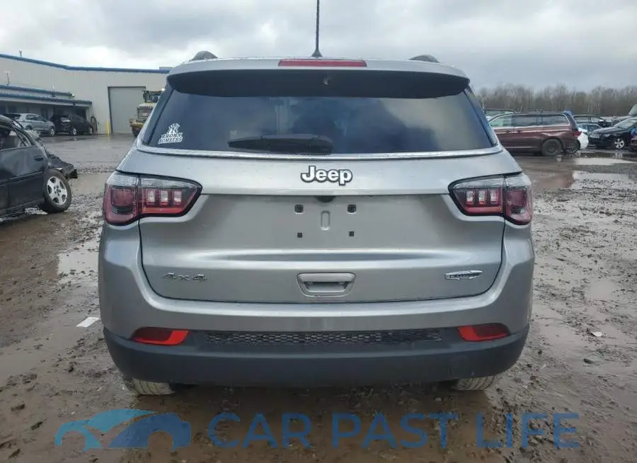3C4NJDBB2JT284082# 6