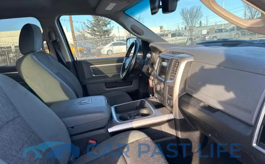 3C6TR5DT5JG180732# 5
