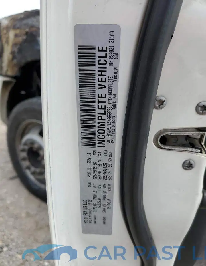 3C7WRLFL5KG669725# 12