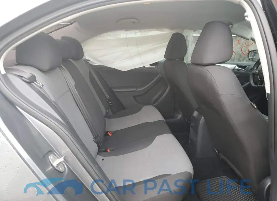 3VW2B7AJ3JM239783# 10