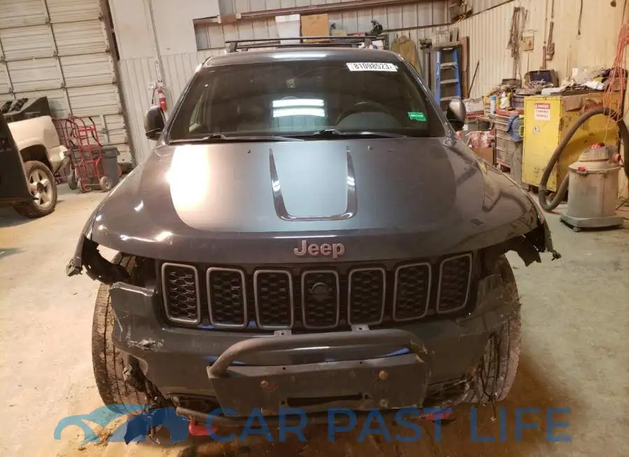 1C4RJFLG0JC411415# 5