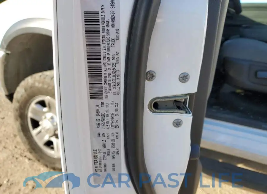 3C6UR5CL8JG104329# 12