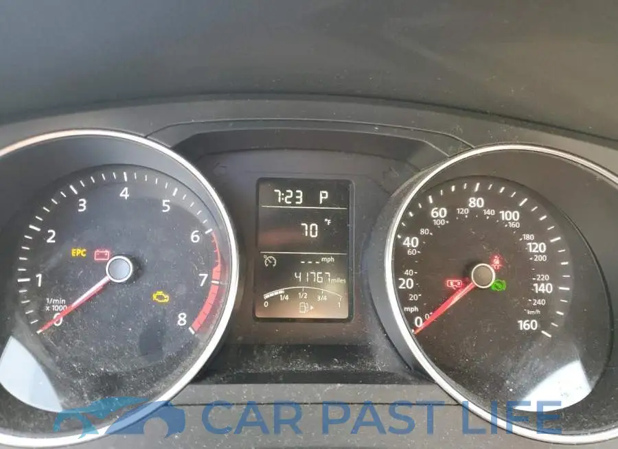 3VW2B7AJ0JM239482# 9