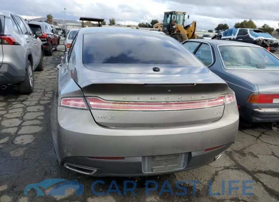 3LN6L2LUXGR629072# 6