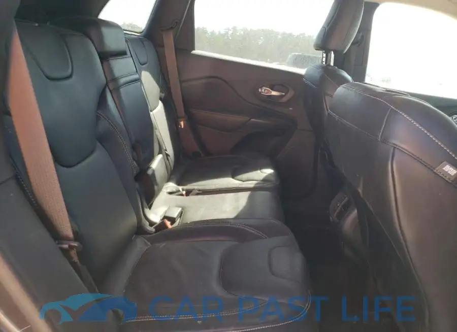 1C4PJLDB8FW517299# 11