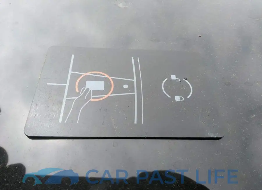 5YJ3E1EA7NF112079# 11