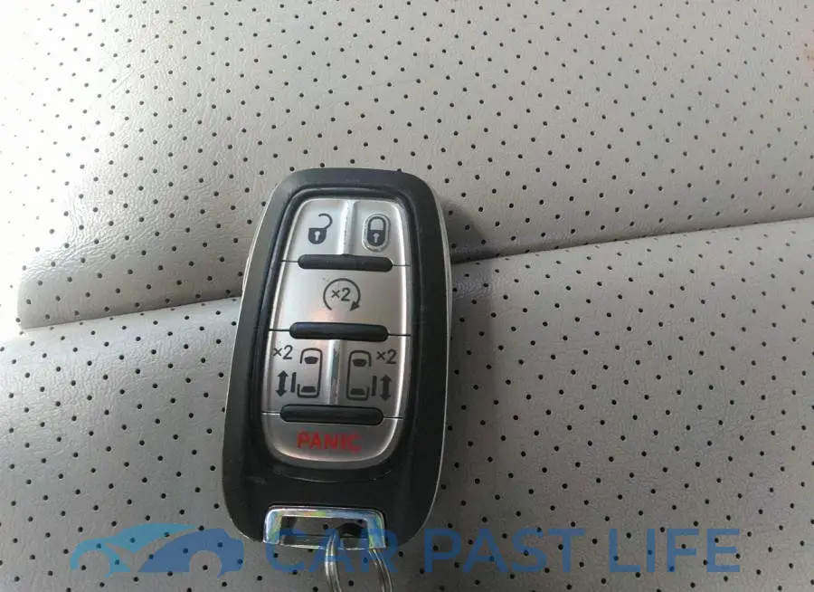 2C4RC1DG2MR526167# 11