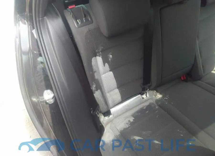 3VW5T7AU7FM002094# 6
