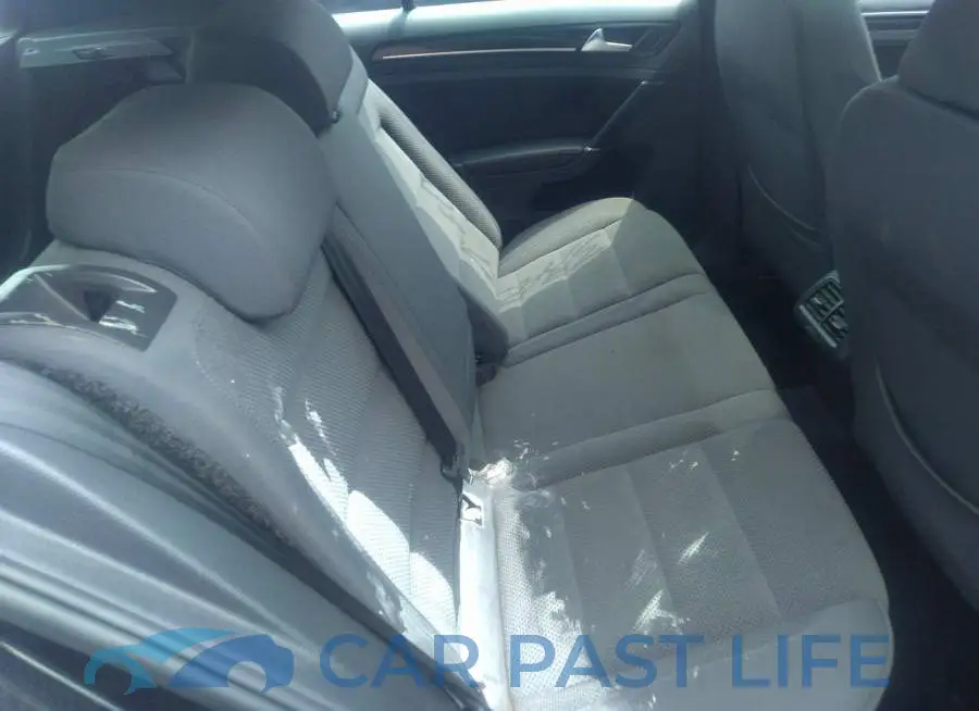 3VW5T7AU7FM002094# 8