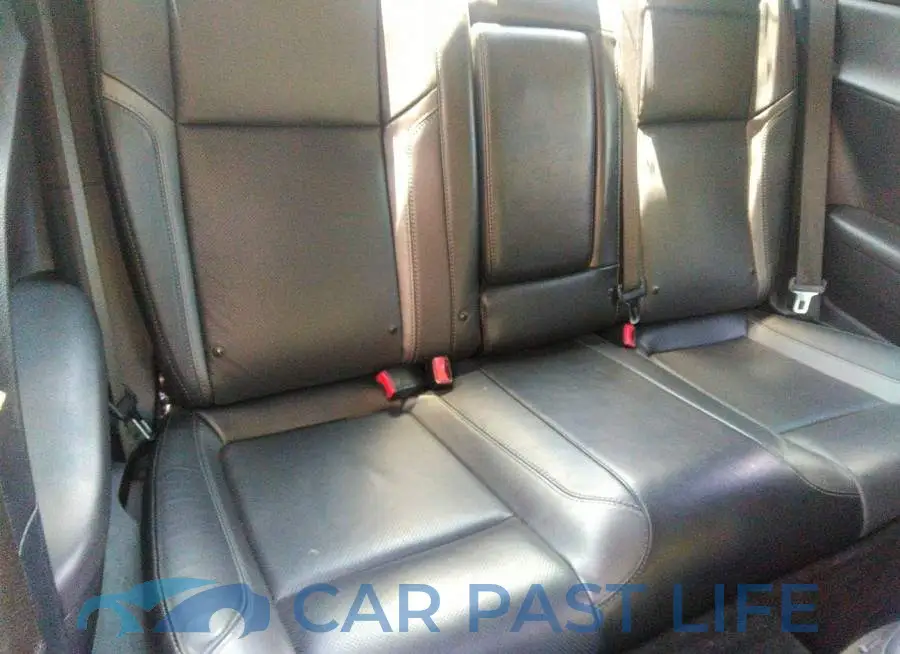 2C3CDZAG8JH333940# 8