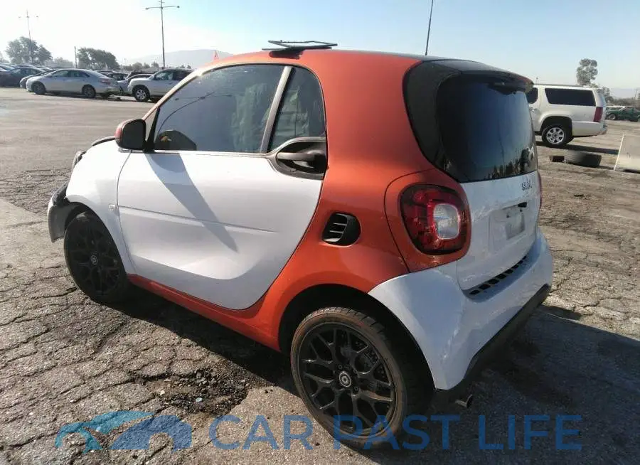 WMEFJ5DA8GK051673# 3