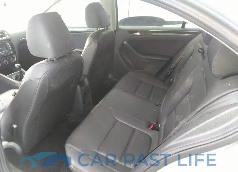3VW3A7AJ1FM309456# 8