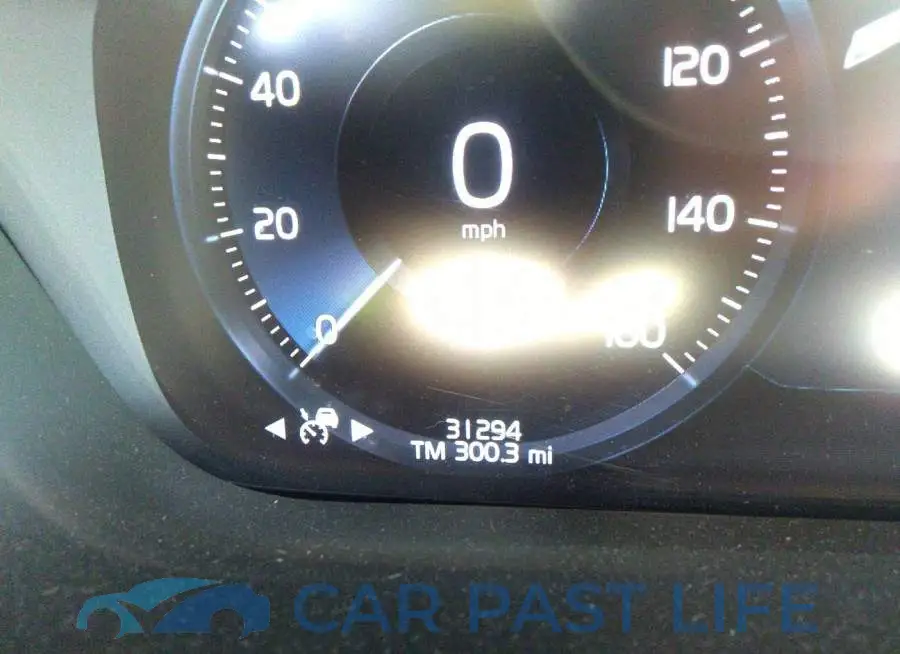 LYV102RK5JB101589# 7