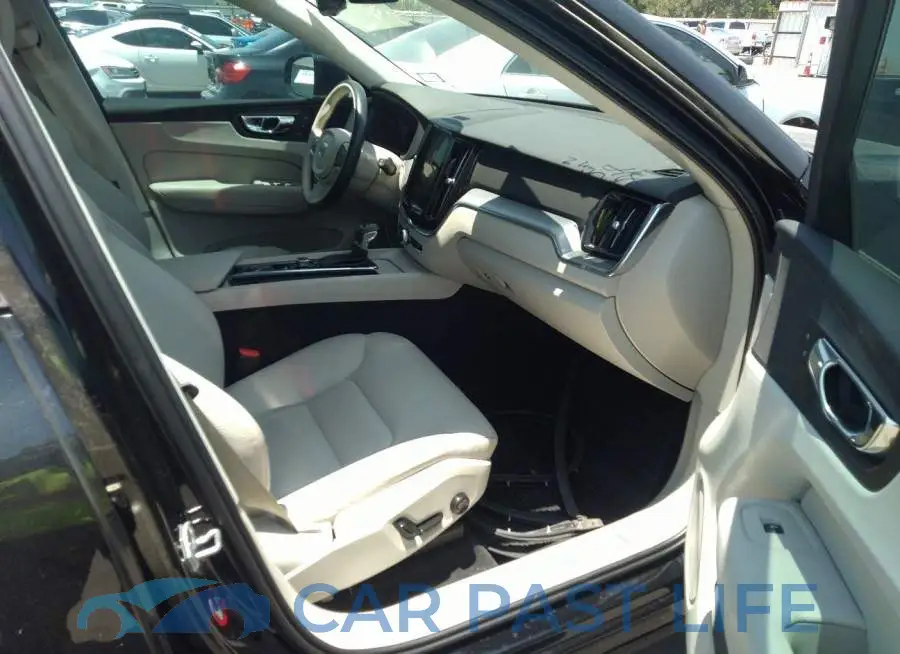 LYV102RK5JB101589# 5