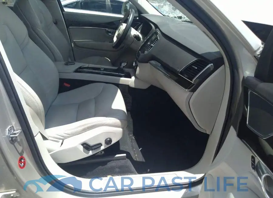 YV4A22PK5J1372461# 5