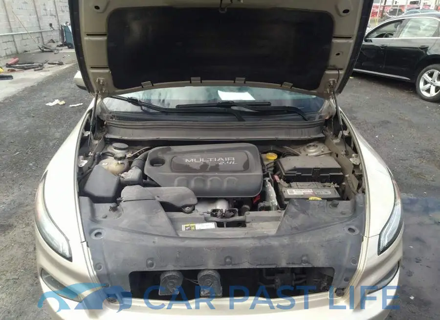 1C4PJLCB7FW682956# 10