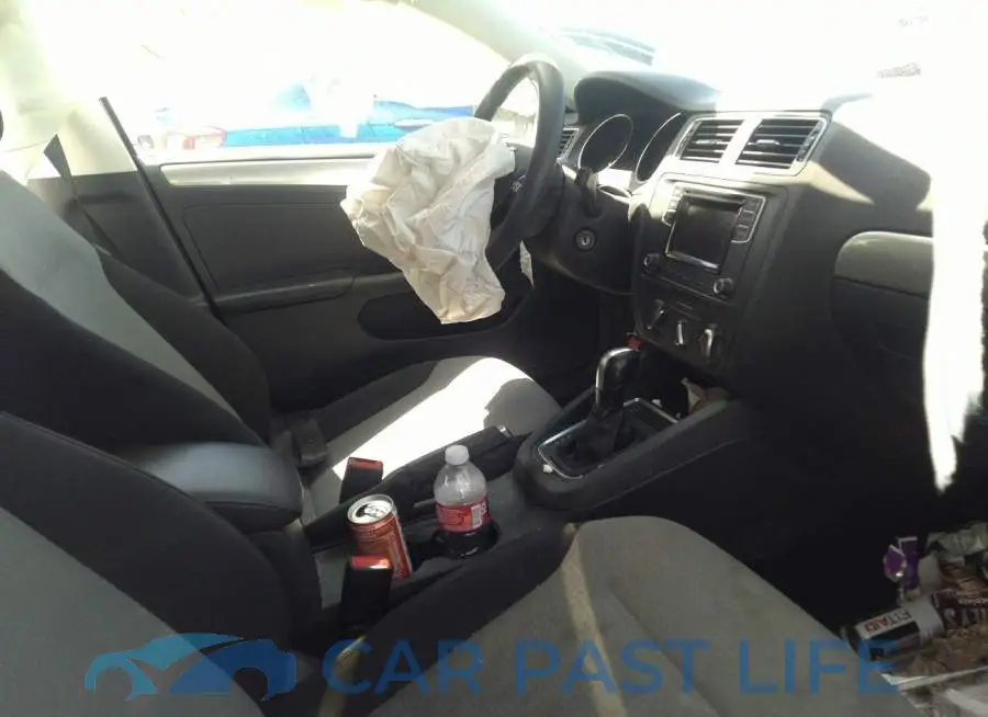 3VW2B7AJXHM235756# 5