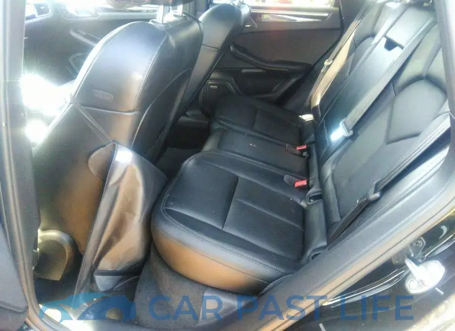 WP1AA2A51JLB17222# 8