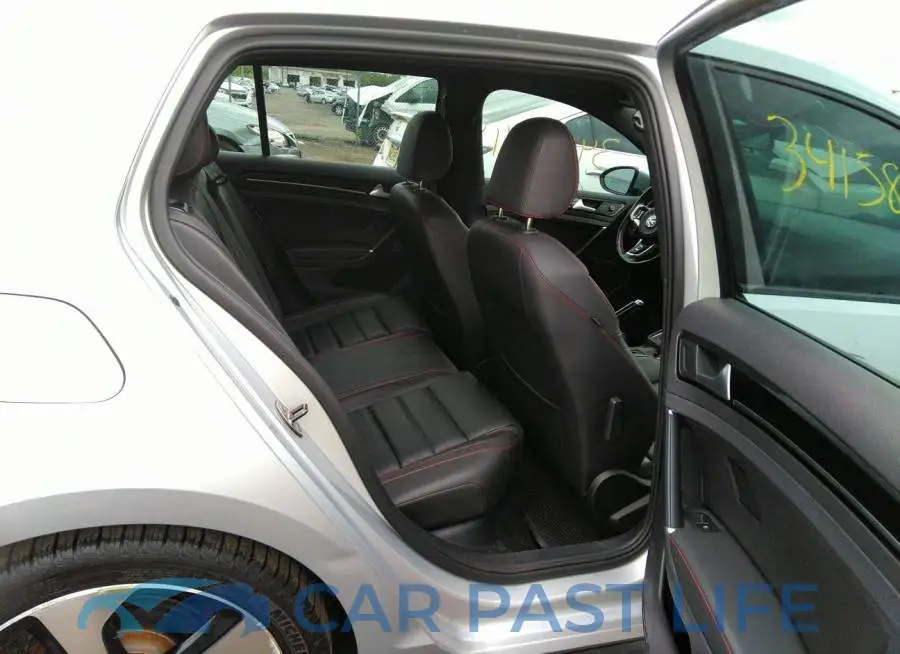 3VW5T7AU4FM059384# 8